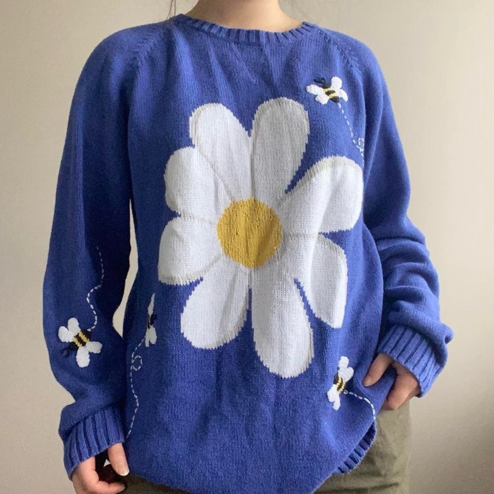 vintage flower bee sweater